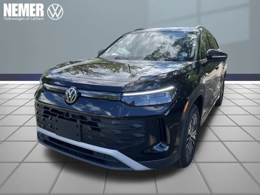 2025 Volkswagen Tiguan S photo 1