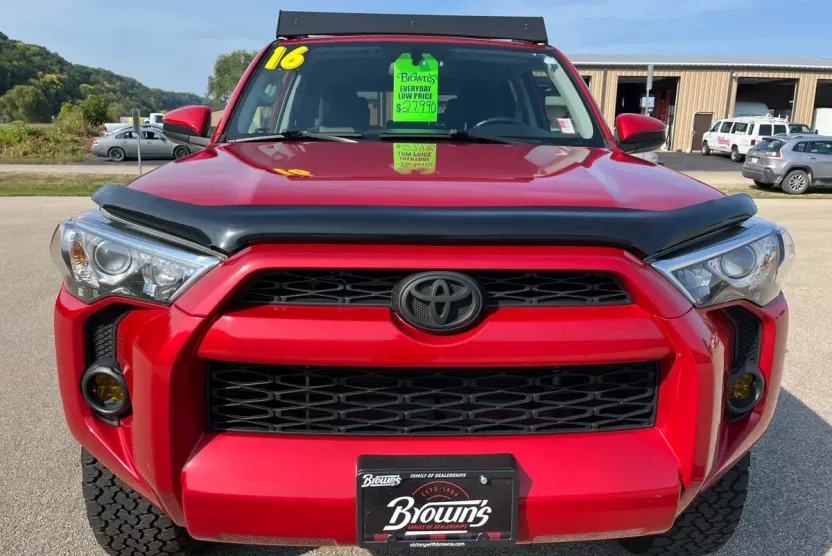 2016 Toyota 4Runner SR5 photo 1