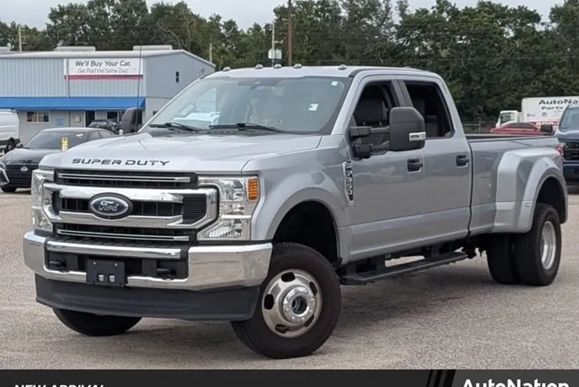 2022 Ford F-350 XL photo 1