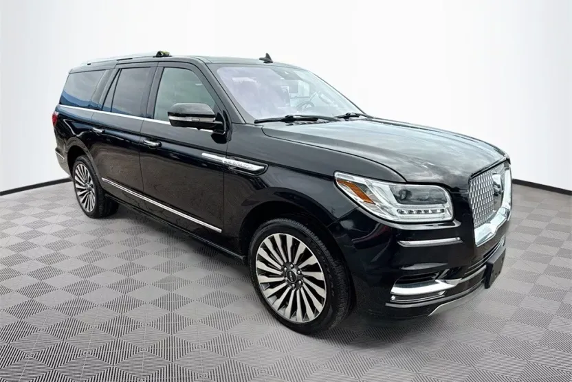 2019 Lincoln Navigator L Reserve photo 1