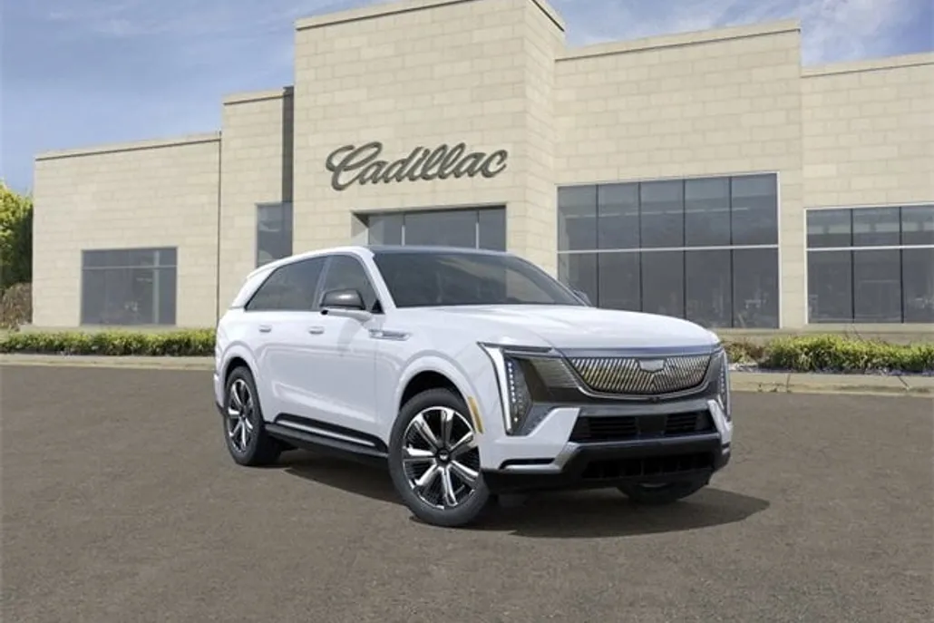 2025 Cadillac Escalade IQ Luxury photo 1
