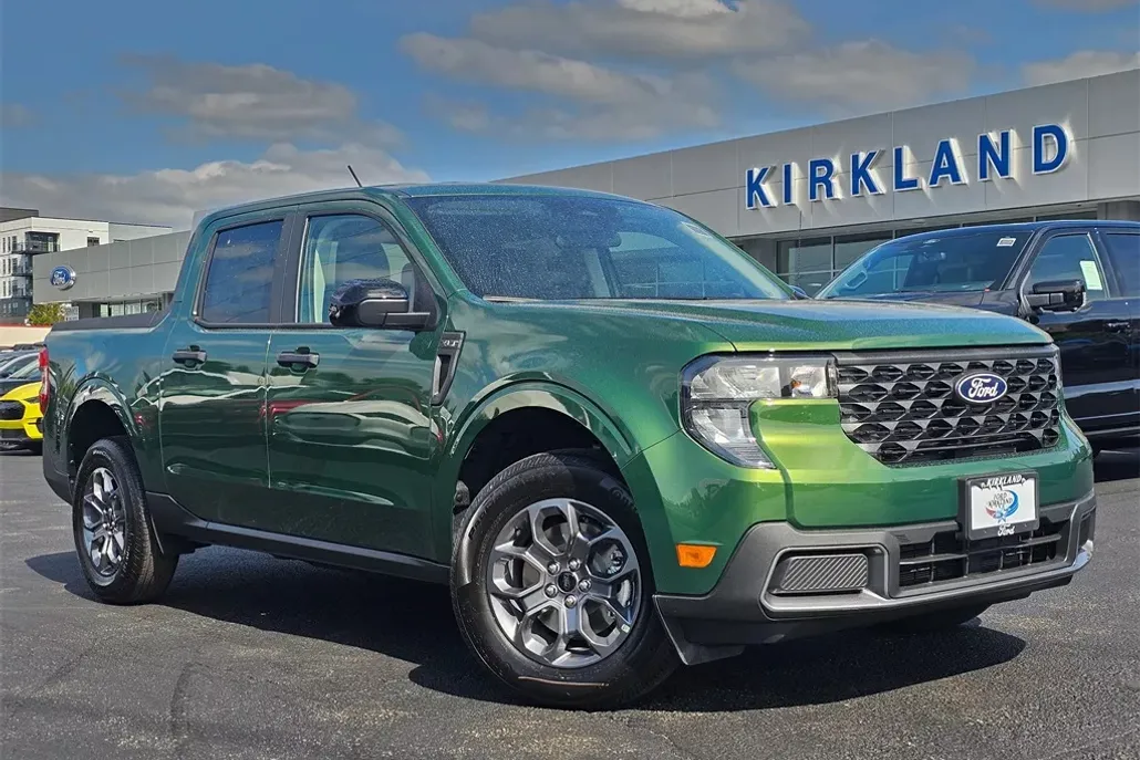2025 Ford Maverick XLT photo 1
