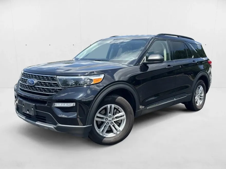 2024 Ford Explorer XLT photo 1