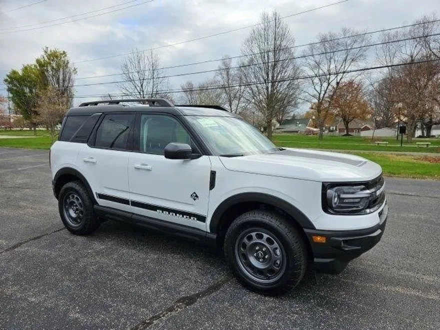 2024 Ford Bronco Sport Outer Banks photo 1