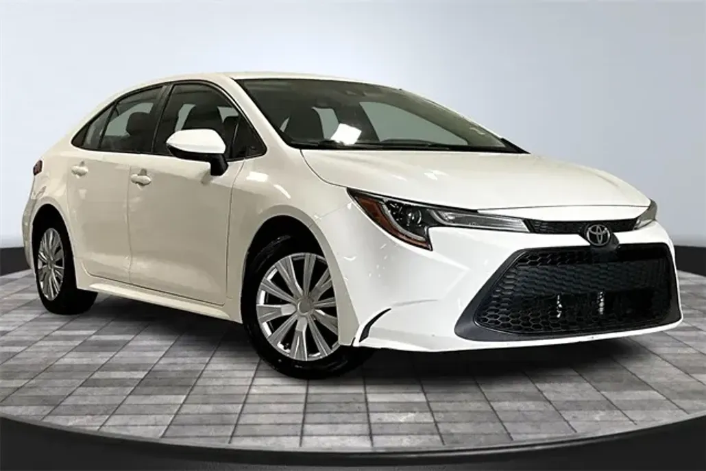 2021 Toyota Corolla LE photo 1