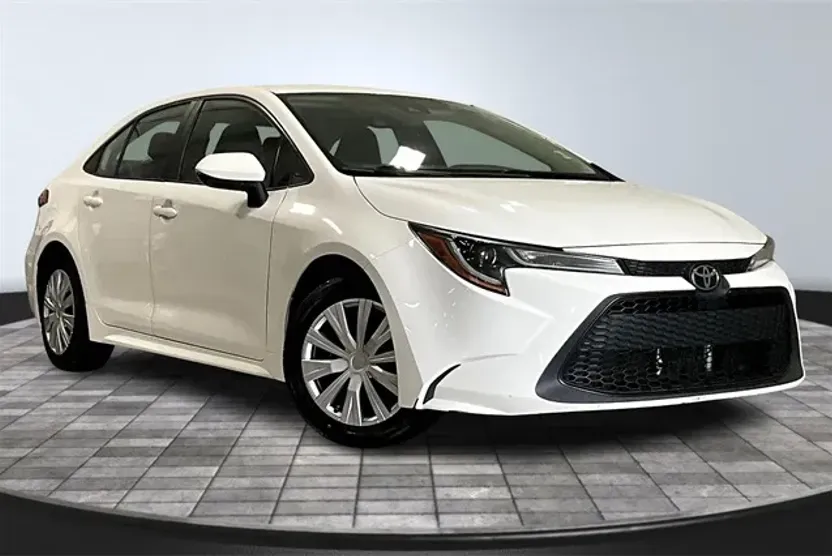 2021 Toyota Corolla LE photo 1