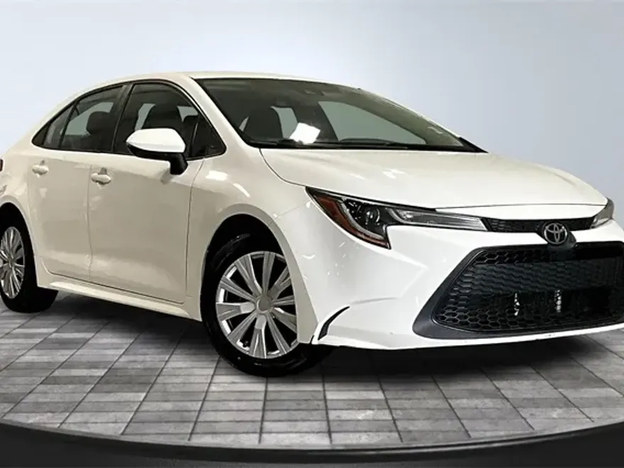 2021 Toyota Corolla LE photo 1