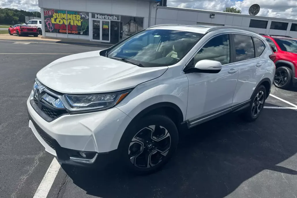 2019 Honda CR-V Touring photo 1