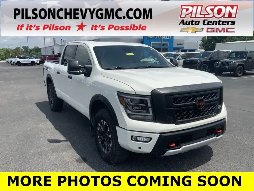2023 Nissan Titan PRO-4X photo 1