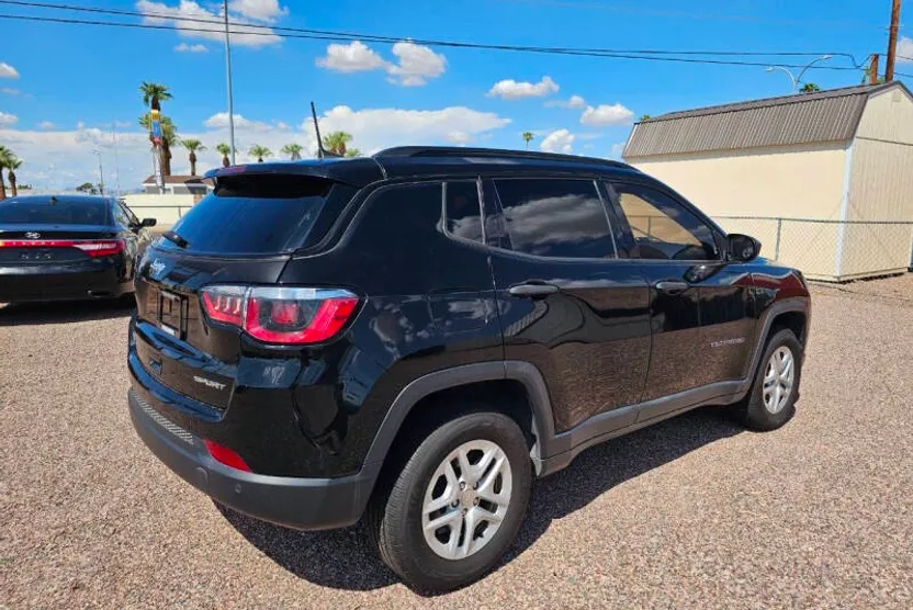 2017 Jeep Compass Sport photo 1