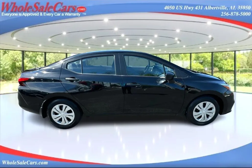 2021 Nissan Versa S photo 1
