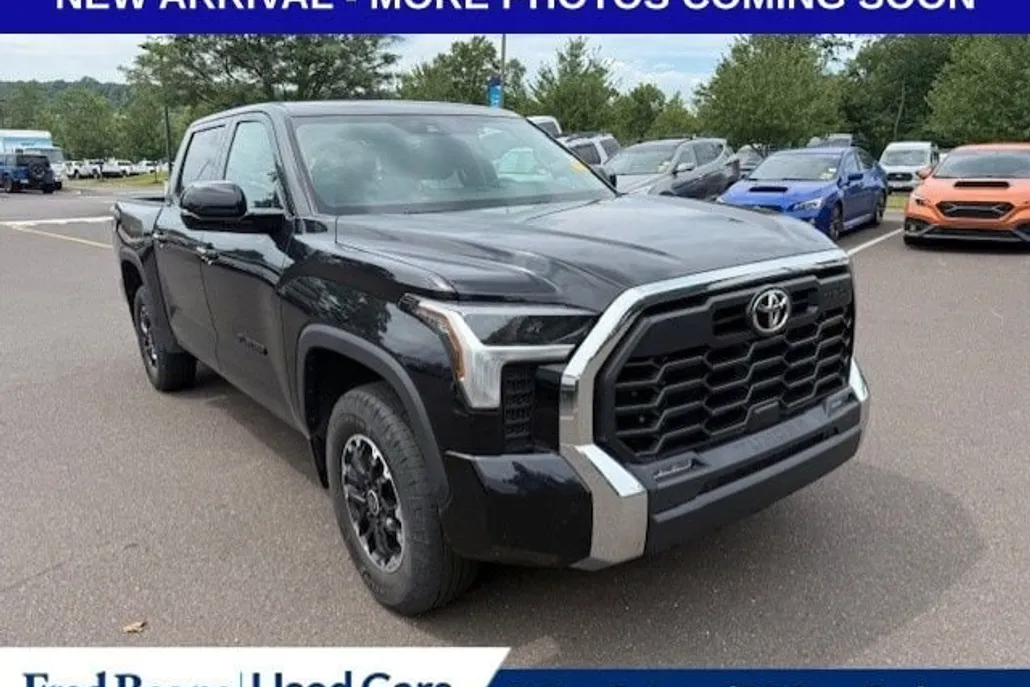 2022 Toyota Tundra SR5 photo 1