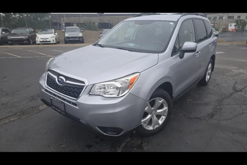 2014 Subaru Forester 2.5i Premium photo 1