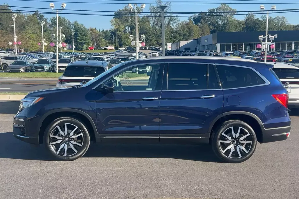2022 Honda Pilot Touring photo 1