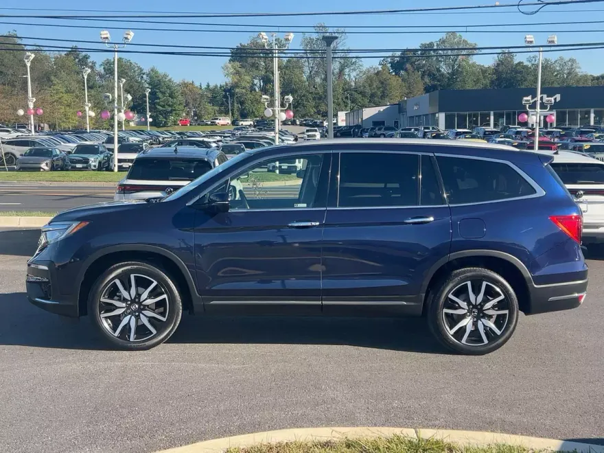 2022 Honda Pilot Touring photo 1