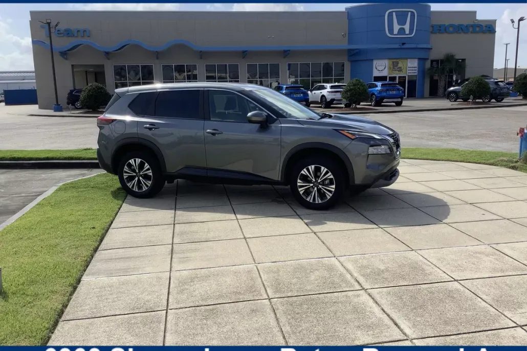 2023 Nissan Rogue SV photo 1