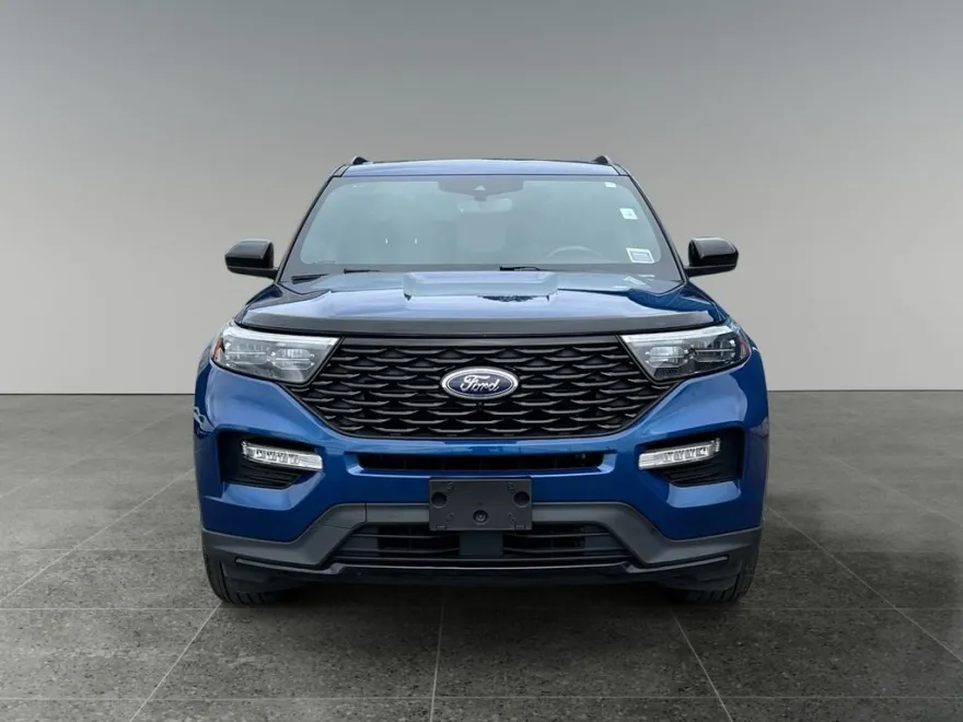 2023 Ford Explorer ST-Line photo 1