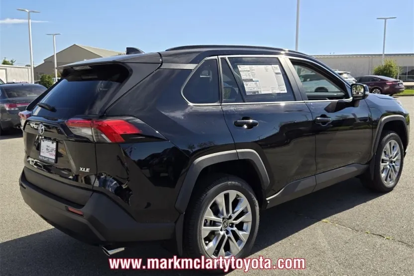 2025 Toyota RAV4 XLE Premium photo 1