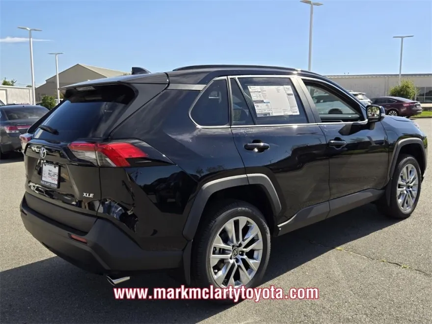 2025 Toyota RAV4 XLE Premium photo 1