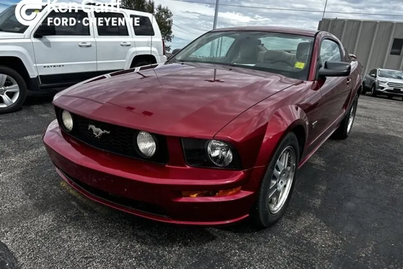 2006 Ford Mustang GT Deluxe photo 1