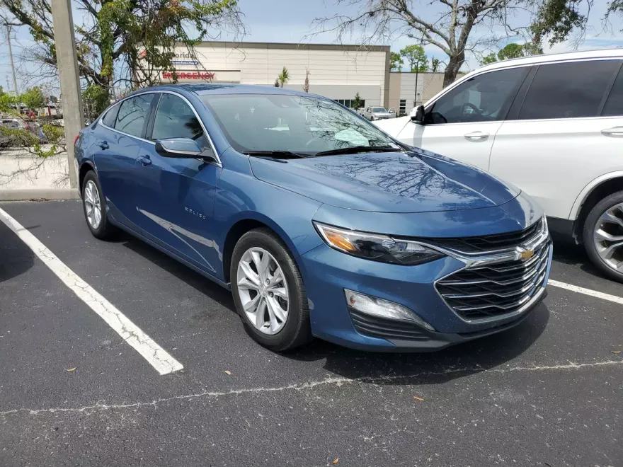 2024 Chevrolet Malibu 1LT photo 1