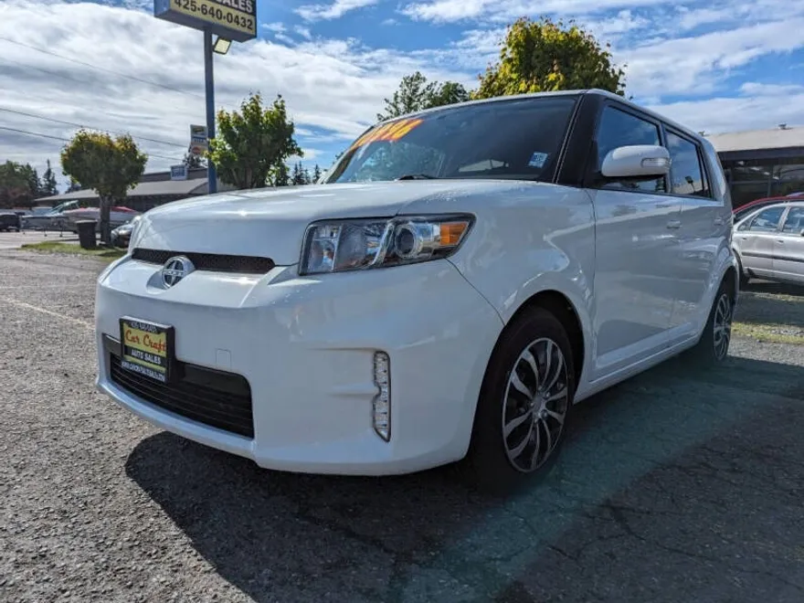 2015 Scion xB photo 1