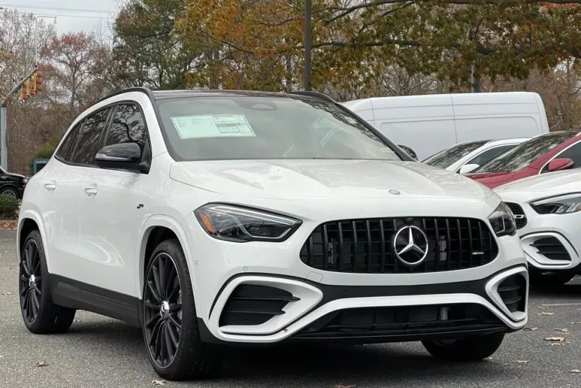 2025 Mercedes Benz GLA AMG 35 4MATIC photo 1