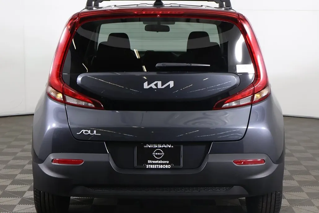 2022 Kia Soul LX photo 1
