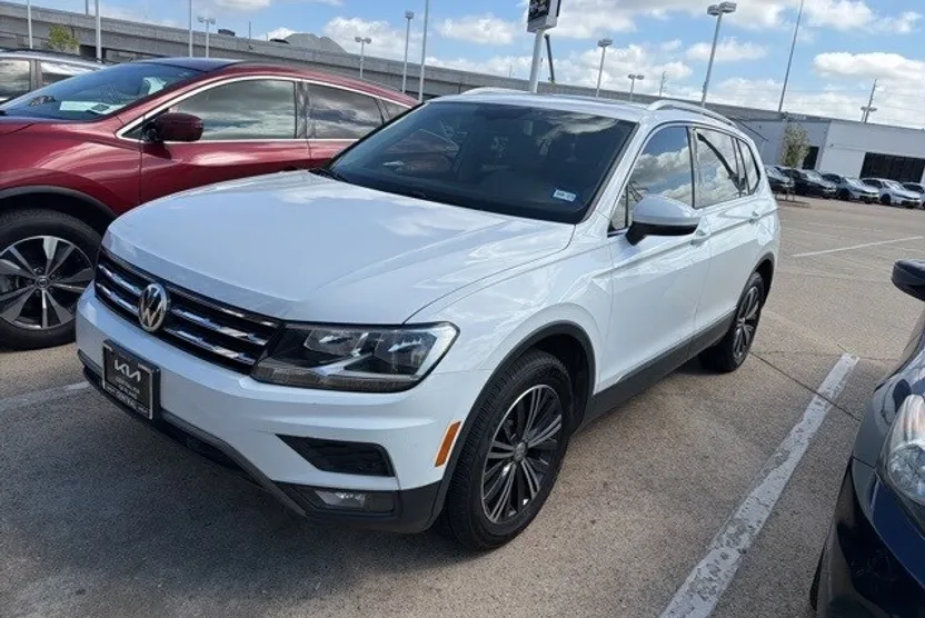 2019 Volkswagen Tiguan SEL photo 1