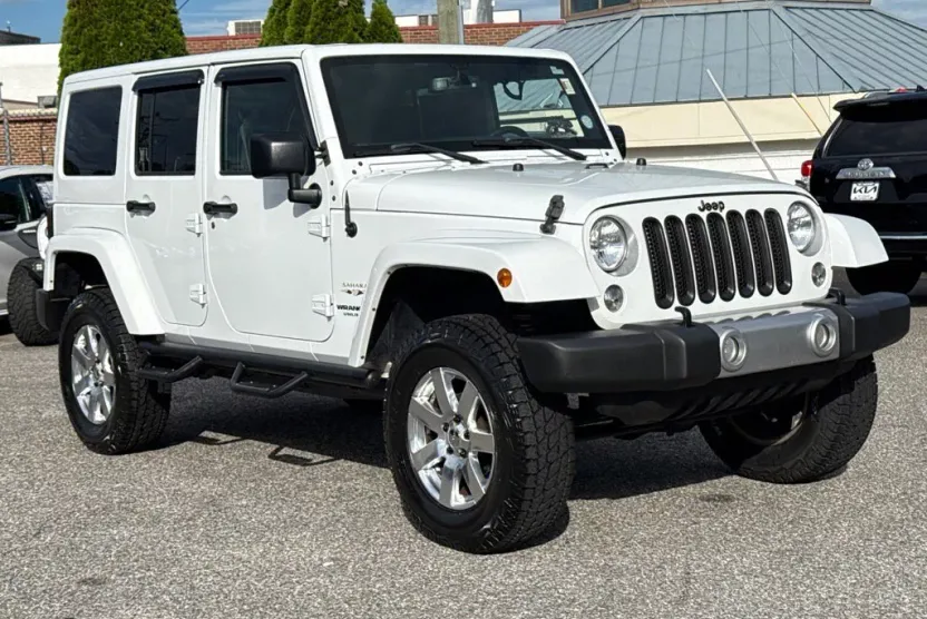 2017 Jeep Wrangler Unlimited Sahara photo 1