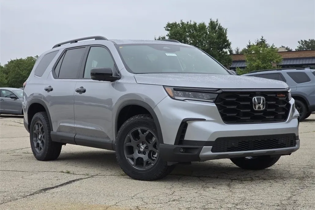 2025 Honda Pilot TrailSport photo 1