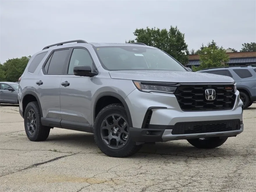 2025 Honda Pilot TrailSport photo 1