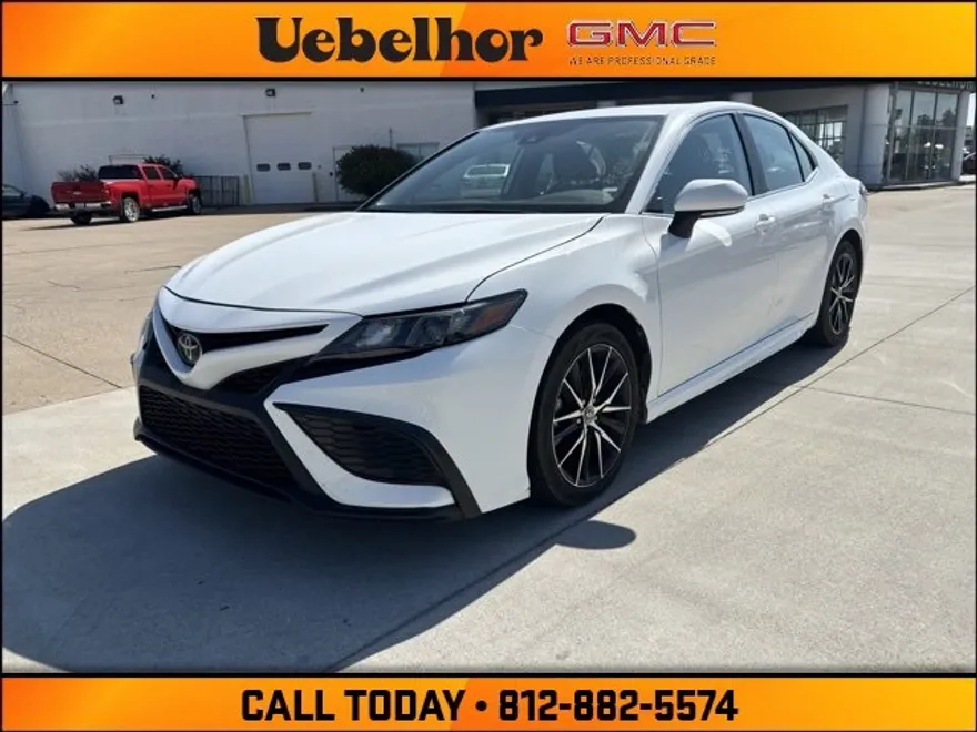2023 Toyota Camry SE photo 1