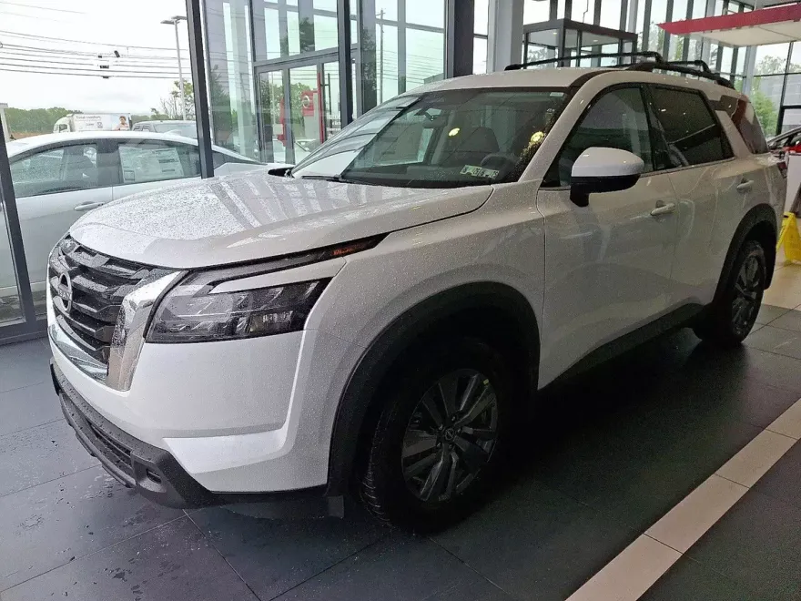 2025 Nissan Pathfinder SV photo 1