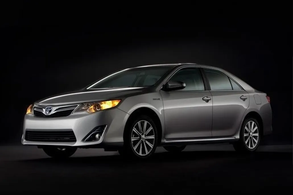 2014 Toyota Camry Hybrid XLE photo 1