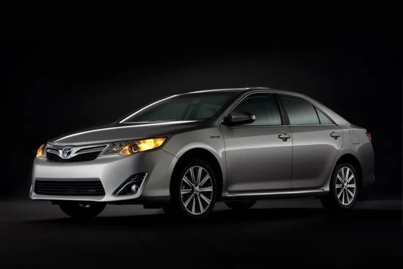 2014 Toyota Camry Hybrid XLE photo 1