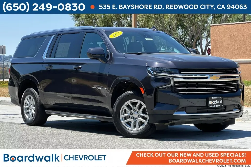 2023 Chevrolet Suburban LT photo 1