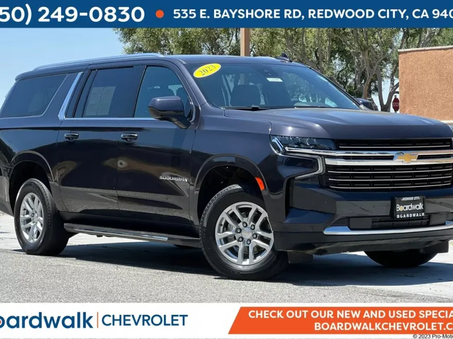 2023 Chevrolet Suburban LT photo 1