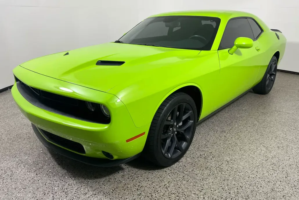 2023 Dodge Challenger SXT photo 1