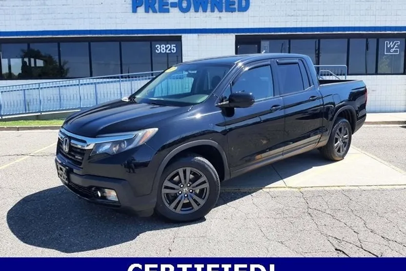 2017 Honda Ridgeline Sport photo 1