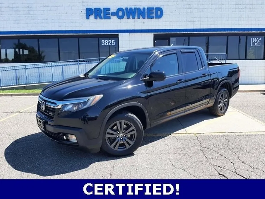 2017 Honda Ridgeline Sport photo 1