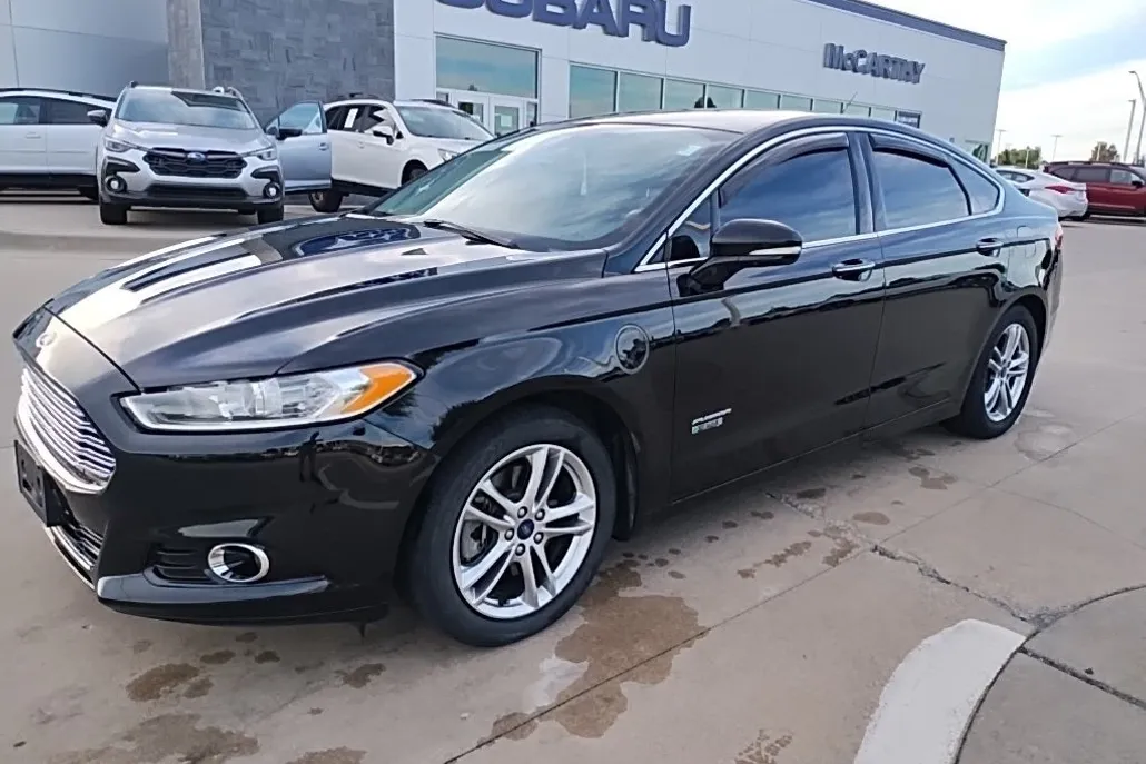 2016 Ford Fusion Energi Titanium photo 1