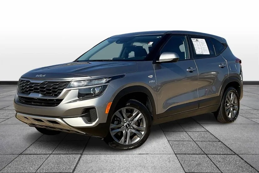 2023 Kia Seltos LX photo 1