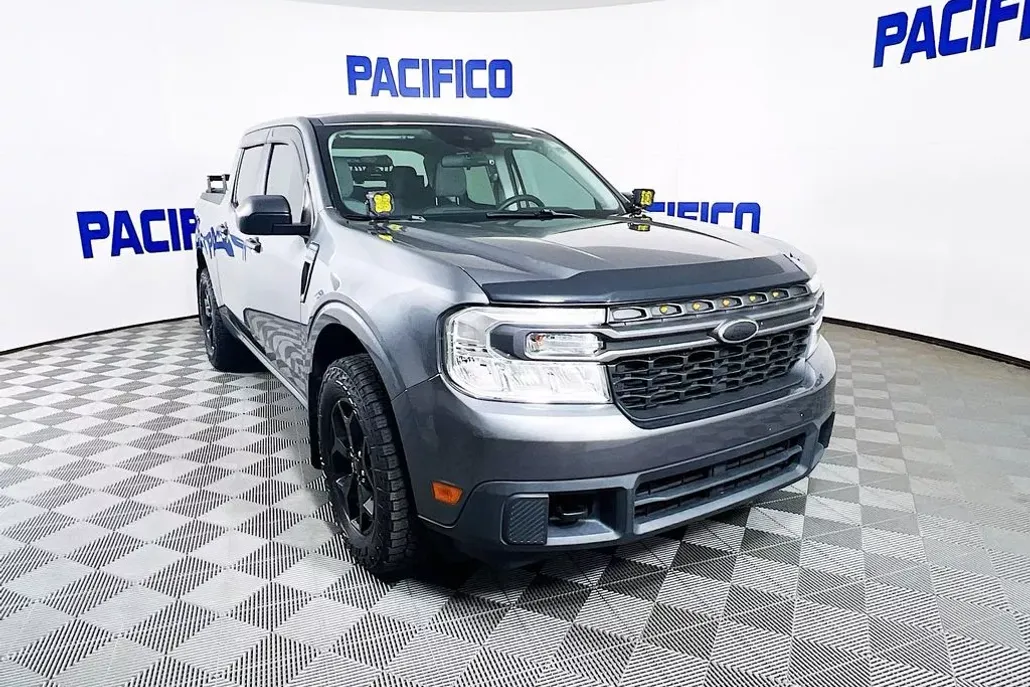 2022 Ford Maverick XLT photo 1