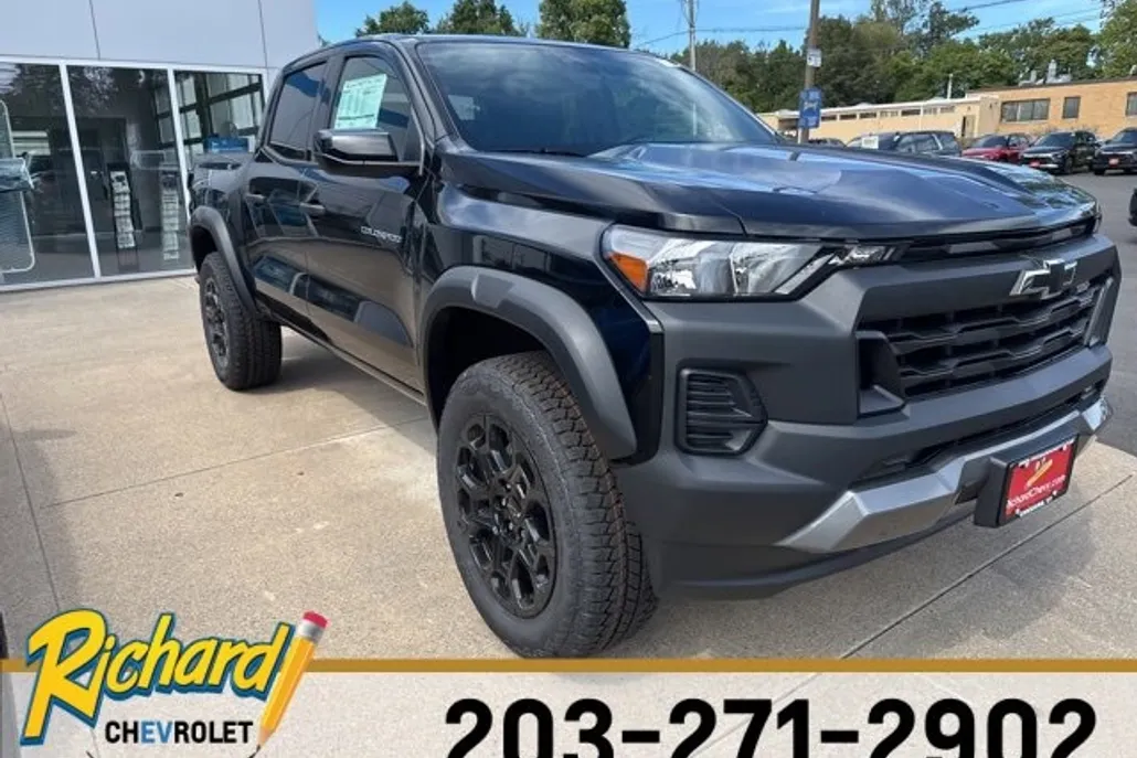 2026 Chevrolet Colorado Trail Boss photo 1