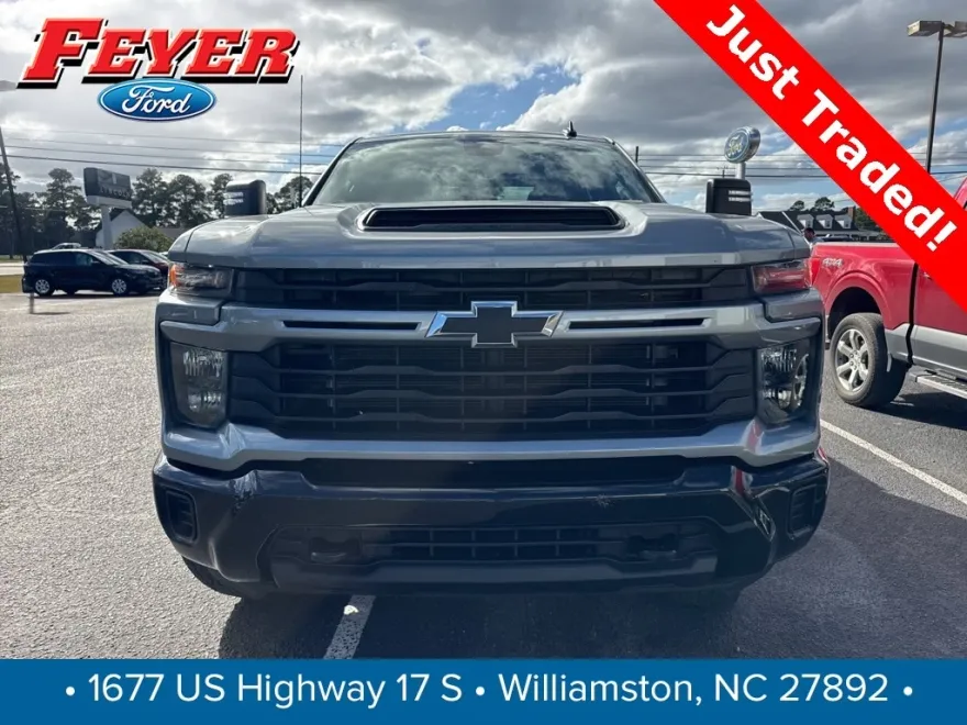 2024 Chevrolet Silverado 2500HD Custom photo 1