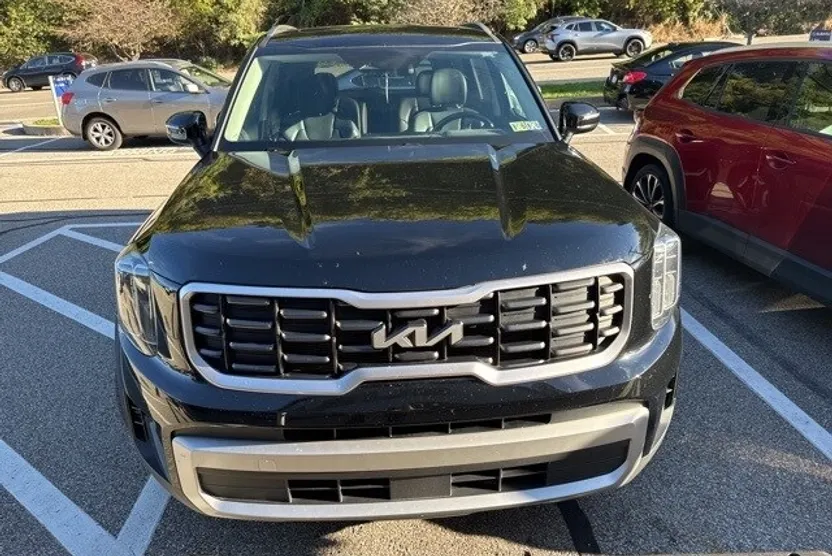 2024 Kia Telluride S photo 1