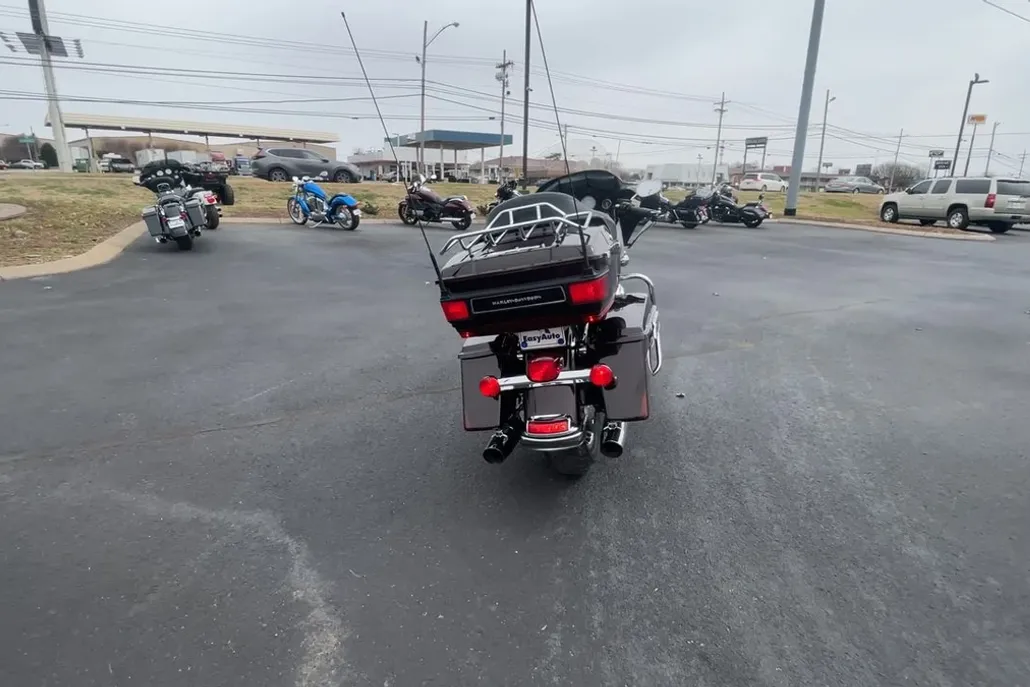 2011 Harley Davidson Electra Glide Ultra Limited FLHTK photo 1