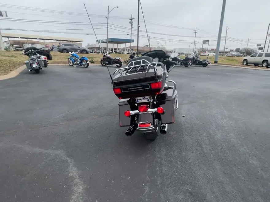 2011 Harley Davidson Electra Glide Ultra Limited FLHTK photo 1