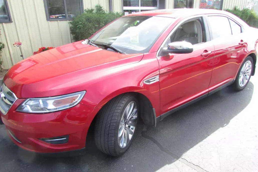 2012 Ford Taurus Limited photo 1